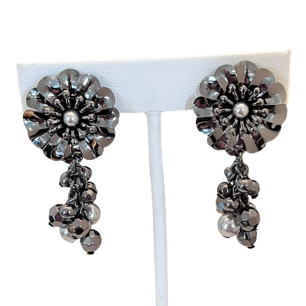 Vintage 1980s Dangle Earrings Hematite Tone Simulated Pearl Bead Clip On - 12R
